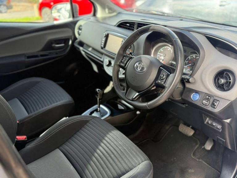2018 Toyota Yaris 1.5 VVT-h Icon Tech Hatchback 5dr Petrol Hybrid E-CVT Euro 6 (s/s) (100 ps) Hat...