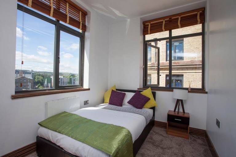 DSS 1 Bedroom Studio Flats - To Let - Bills Included 