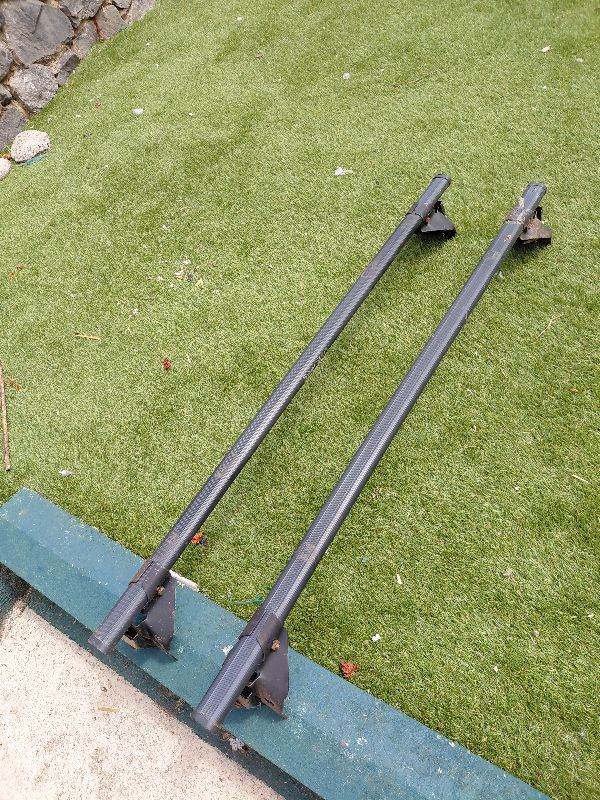 FREE - Roof rack crossbars