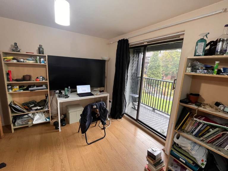 Room in a 2 bed flat :)