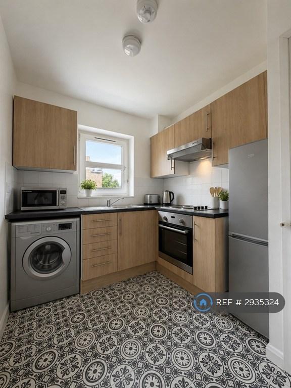 1 bedroom flat in Garnham St, London, N16 (1 bed) (#2935324)