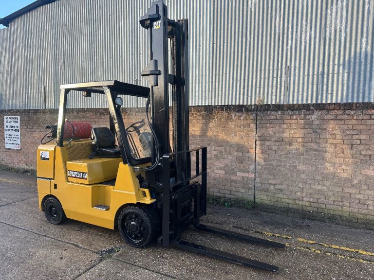 2004 Caterpillar 4ton gas forklift, clear view mast, sideshift, 1700 hours 