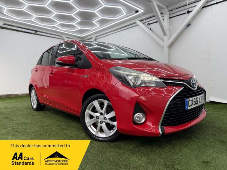2015 Toyota Yaris 1.5 VVT-h Sport E-CVT Euro 6 5dr HATCHBACK Petrol/Electric Hybrid Automatic
