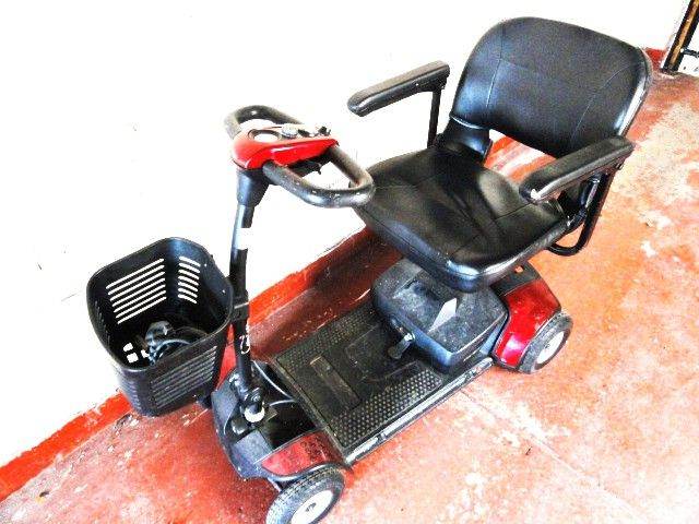 Mobility Scooter with Basket – Good Condition