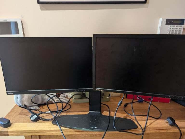 Dual monitor set up