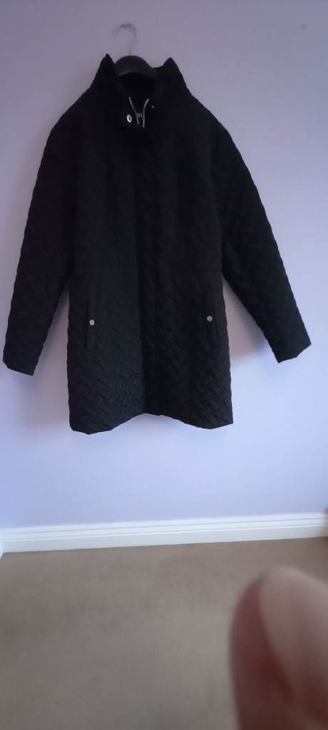 Ladies Coat Black Size 16 Finesse  Quilted Texture Water-repellent New