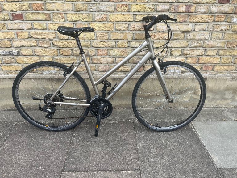 Ladies TREK 7.0 FX series Step-Through Hybrid Bike in GOLD Chrome Colour