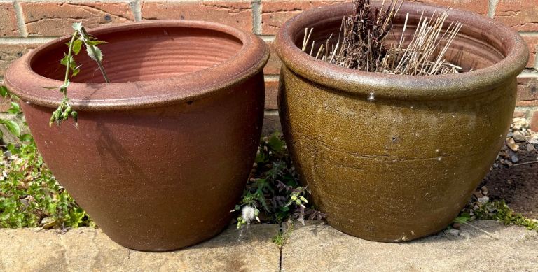 Pair of medium Ceramic Plant Pots 