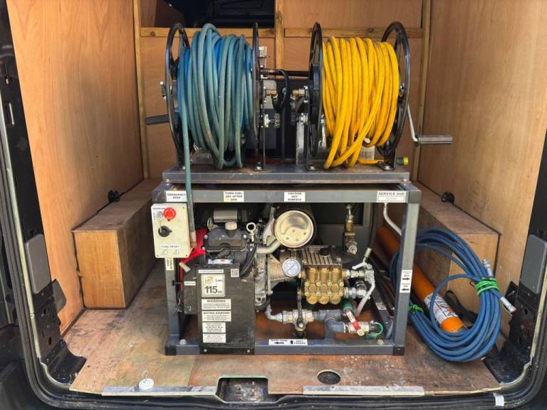  JETTING UNIT CHEAP TO CLEAR &POUND;2500 NO OFFERS