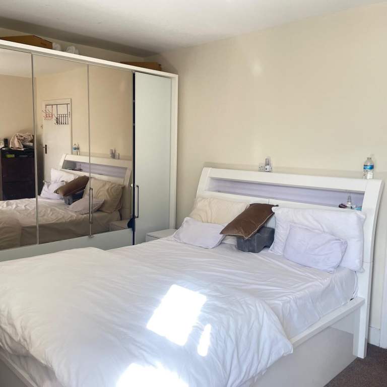 Double room to let in Manor Park E12