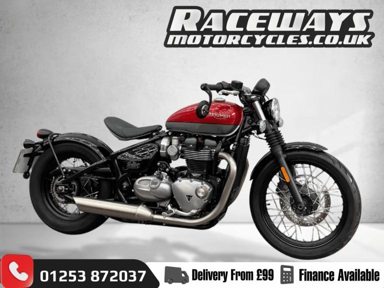 2021 TRIUMPH BONNEVILLE BOBBER RED JUST 3,002 MILES FROM NEW 