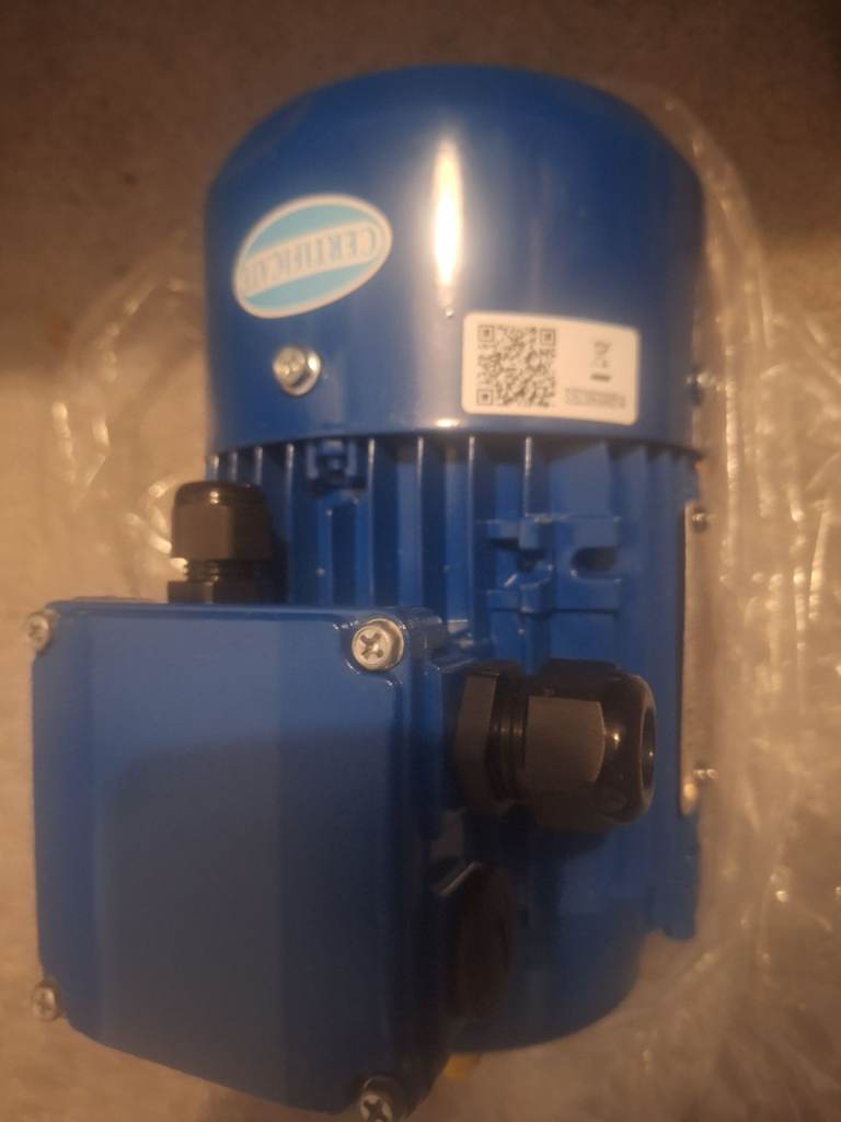 REDUCED AGAIN BRAND NEW AMTECS UK 3 PHASE MOTOR
