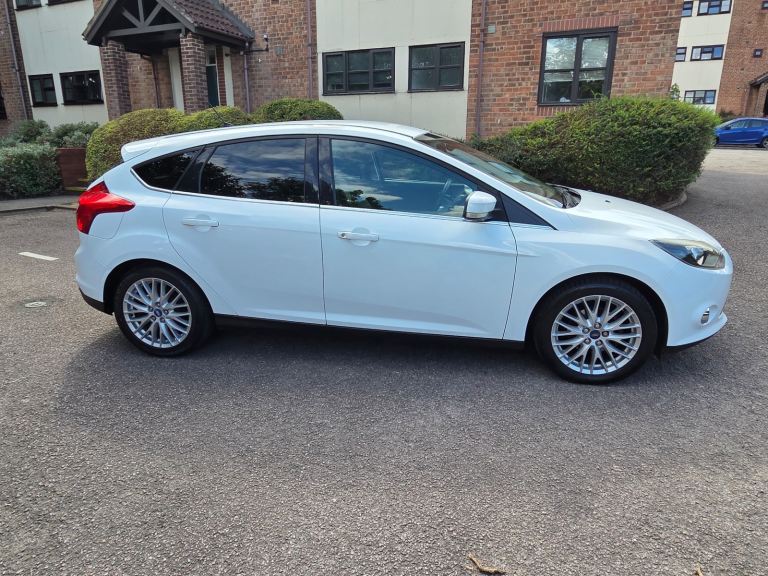 Ford, FOCUS, Hatchback, 2013, Manual, 998 (cc), 5 doors