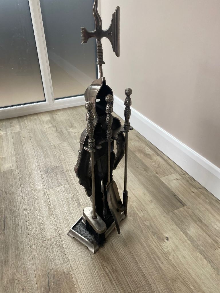 Knight Fireplace Companion Set – Good Condition