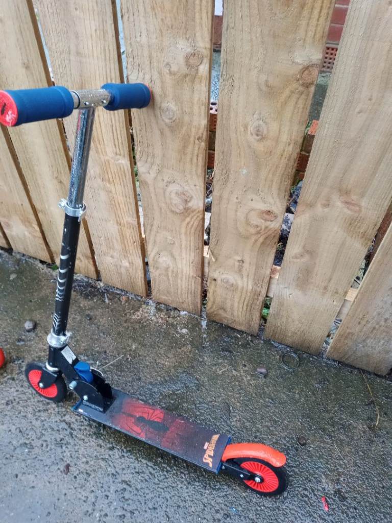 Boys Scooter Spiderman 