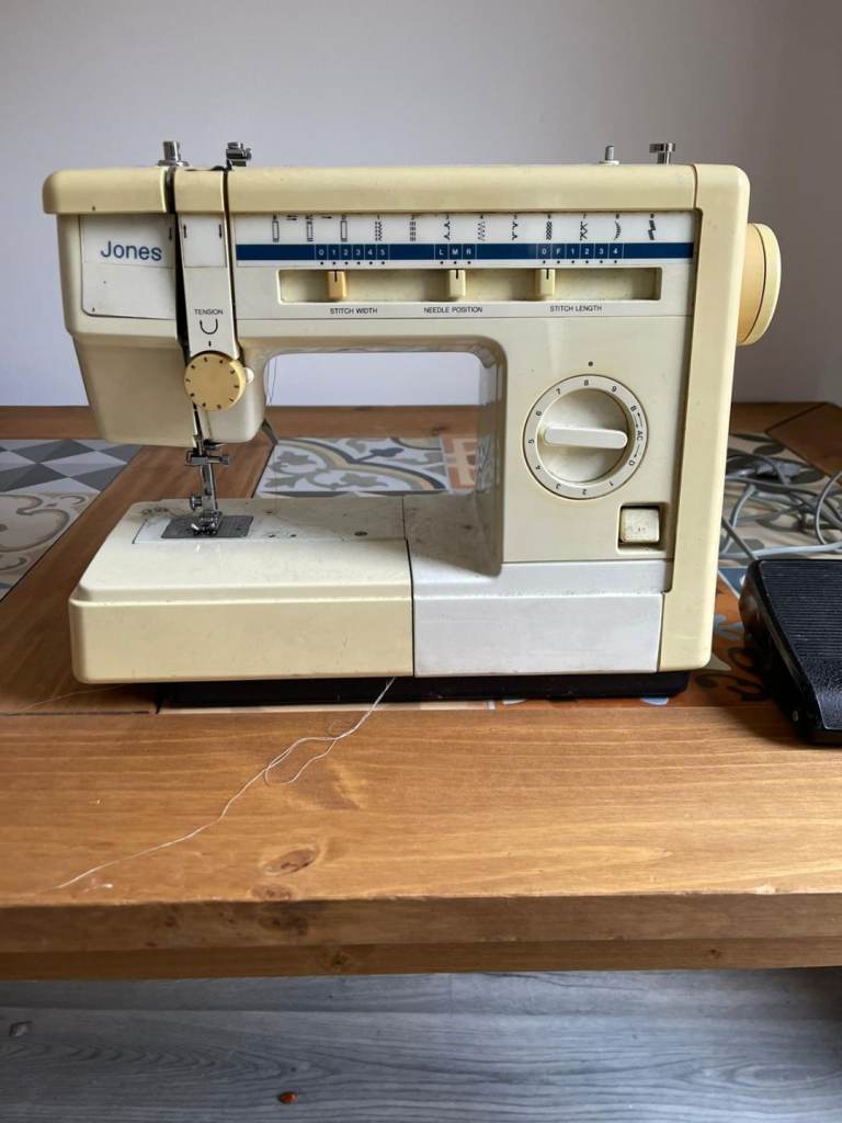 Sewing machine 