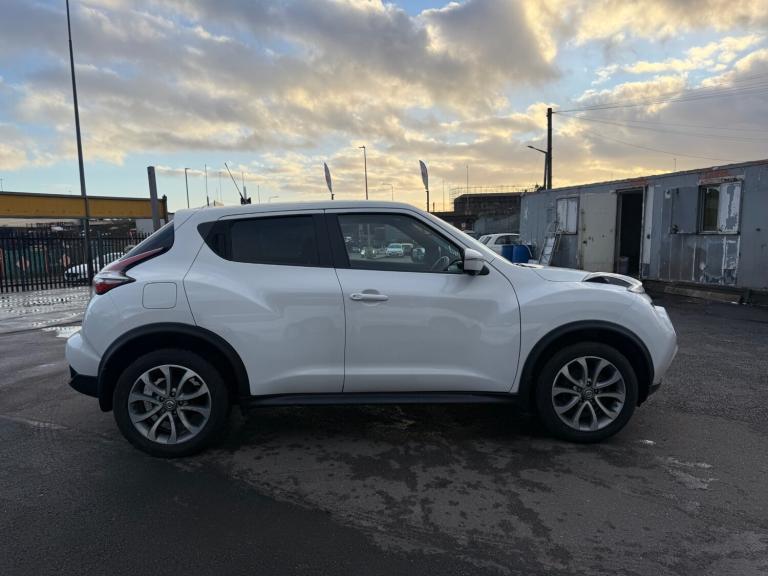 2016 Nissan Juke 1.2 DiG-T Tekna 5dr HATCHBACK Petrol Manual