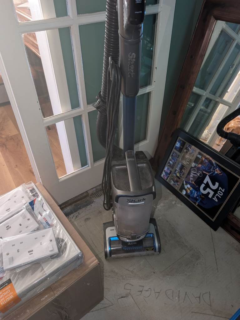 Shark Upright Vacuum Cleaner - Grey/Blue, Spares or Repair