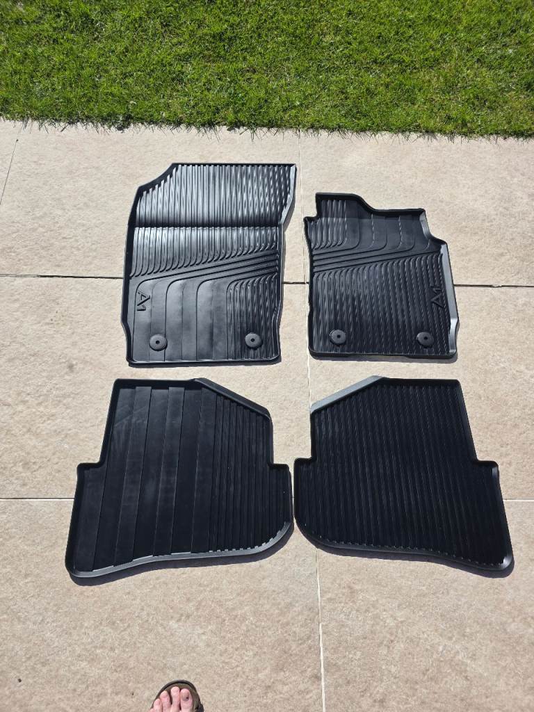 Audi A1 (Sport-Back) Rubber Car Mats (5 door model 2014-2018)
