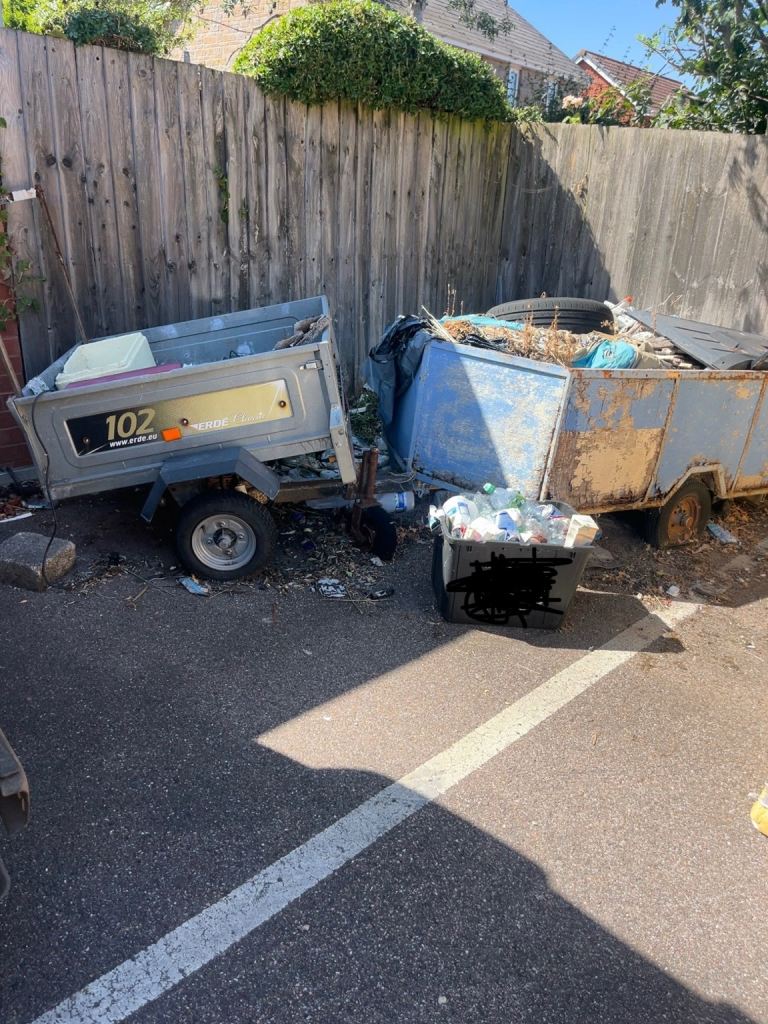 2 trailers 