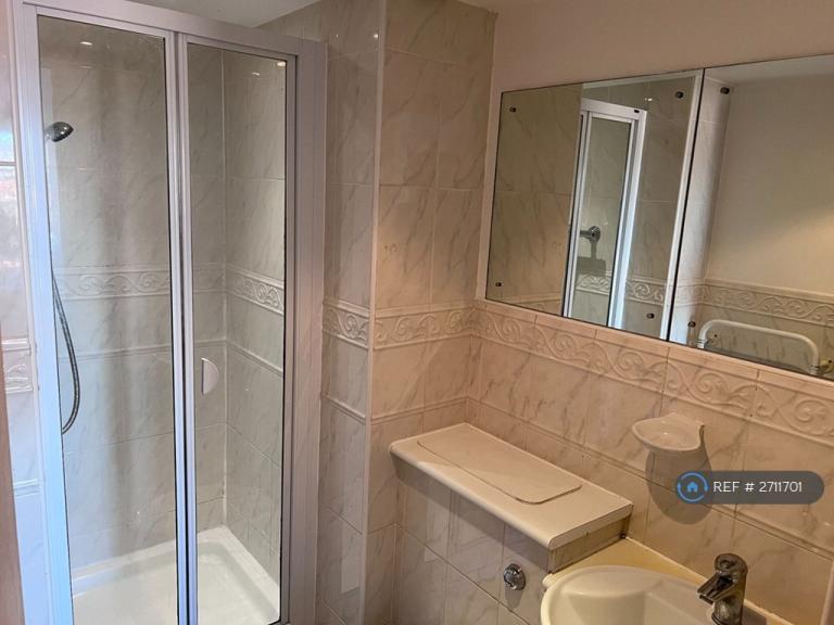 2 bedroom flat in West Point, Sheffield, S1 (2 bed) (#2711701)