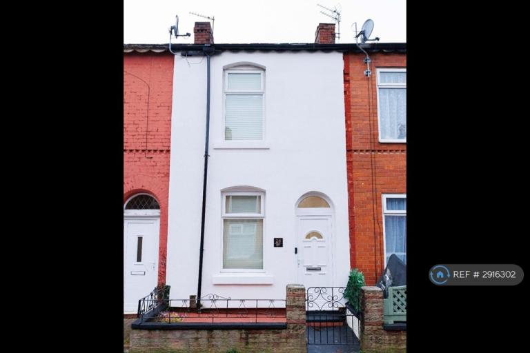 3 bedroom house in Helena St, Salford, M6 (3 bed) (#2916302)