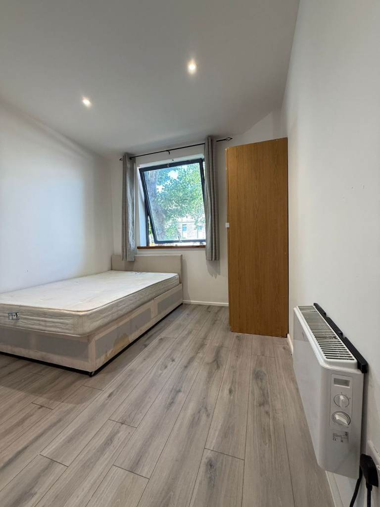 En-suite room, Manchester Road, E14