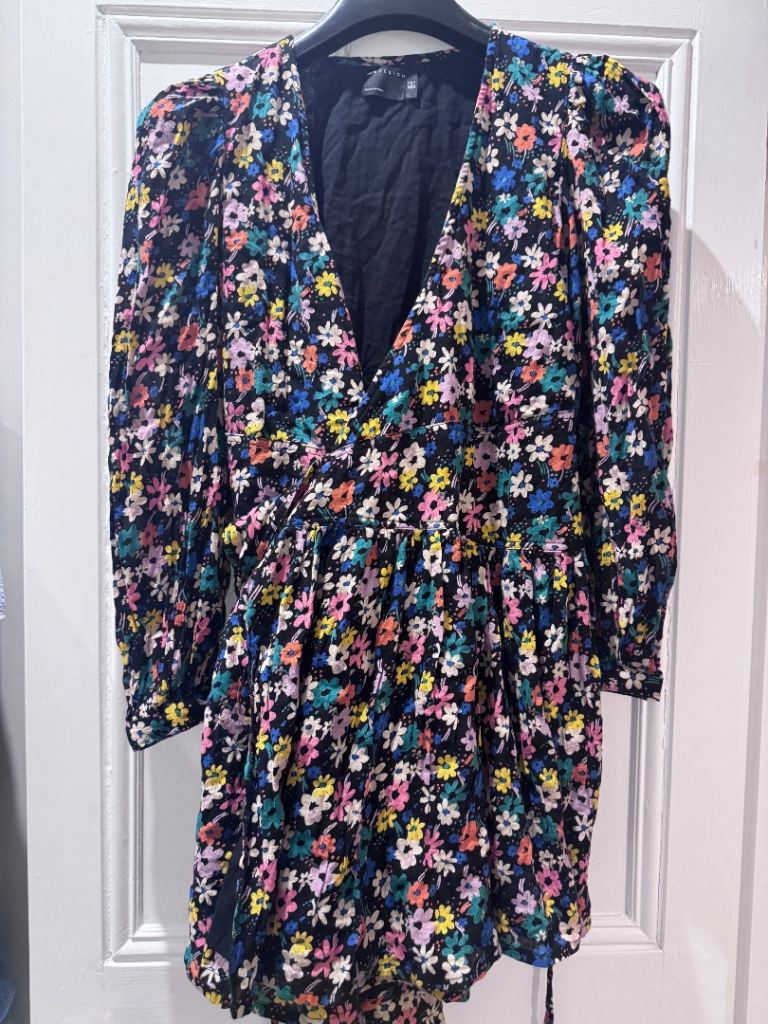 ASOS Design wrap dress floral size 6 new