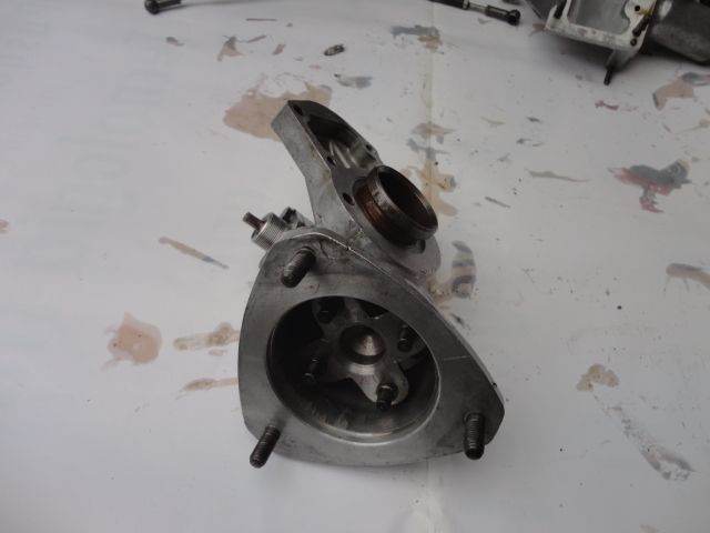 Support for distributor Alfa Romeo Montreal