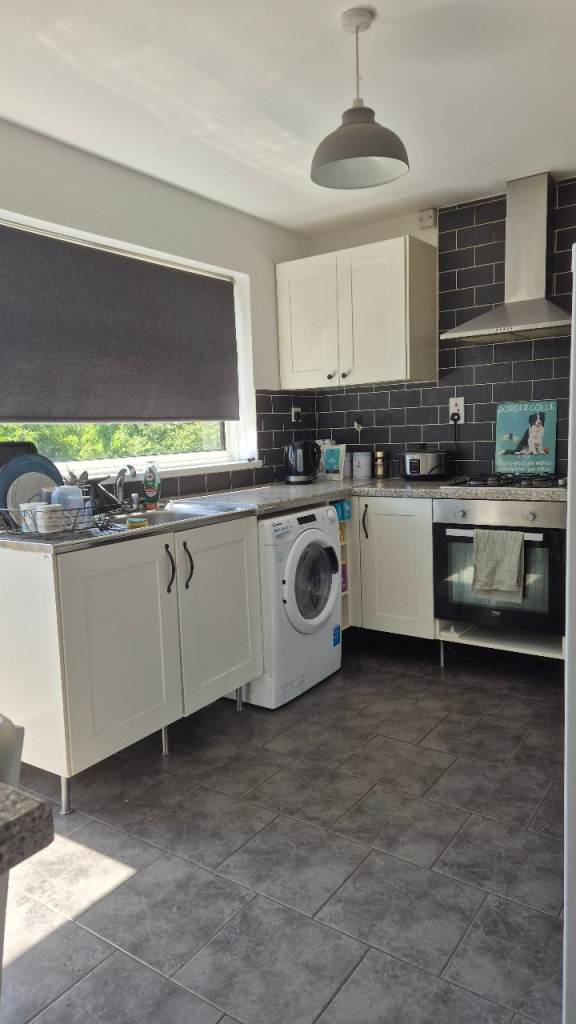 Double room in Barry available from 1st July 