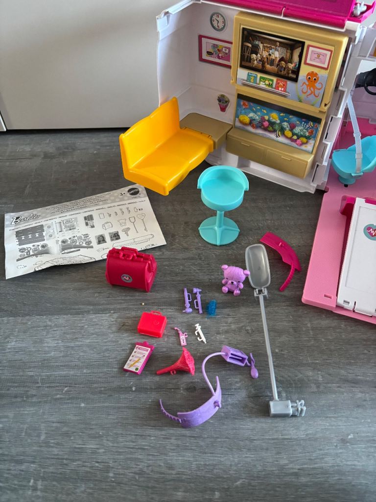 Barbie ambulance 