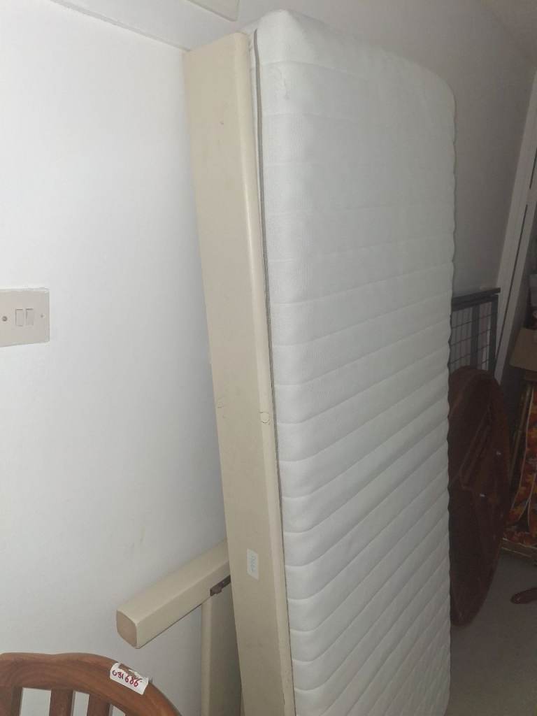 Single bed frame & mattress
