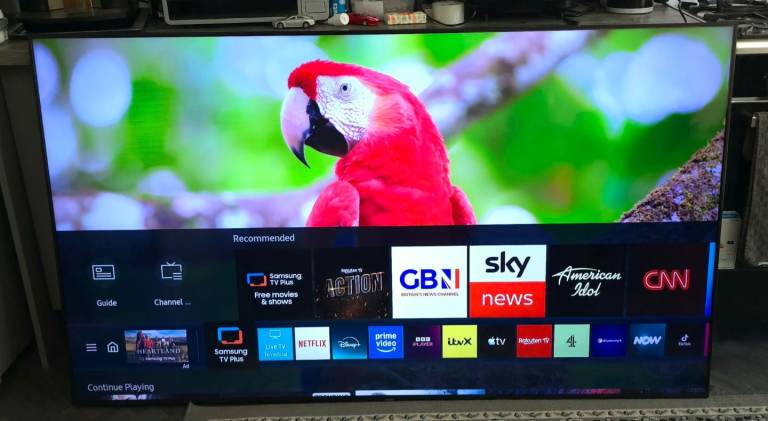 Samsung smart TV 75 inch 4K UHD NO STAND ( Legs) Good Working 