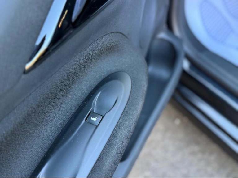 2016 DS Automobiles DS 3 1.2 PureTech Chic 3dr HATCHBACK PETROL Manual