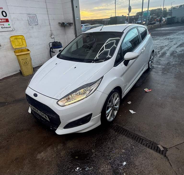 Ford, FIESTA, Hatchback, 2015, Manual, 998 (cc), 3 doors