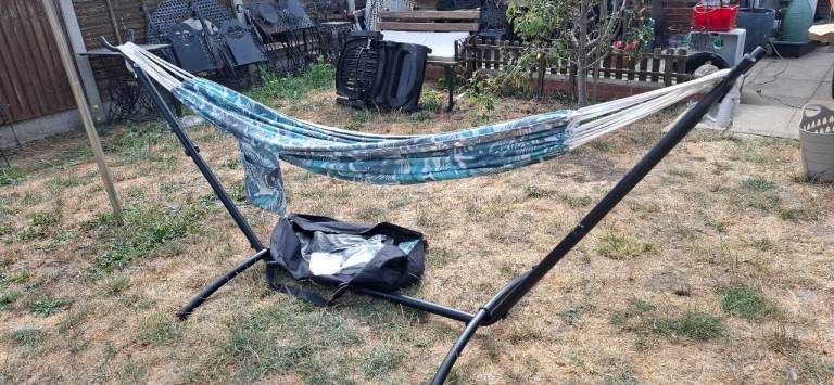 2 man Garden Hammock with Stand – Leaf Print,
