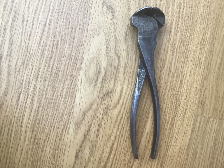 Vintage PW96 Ultra Tensile Elliott Lucas England  7 inch Steel Fixer Nips  Do have other tools on 