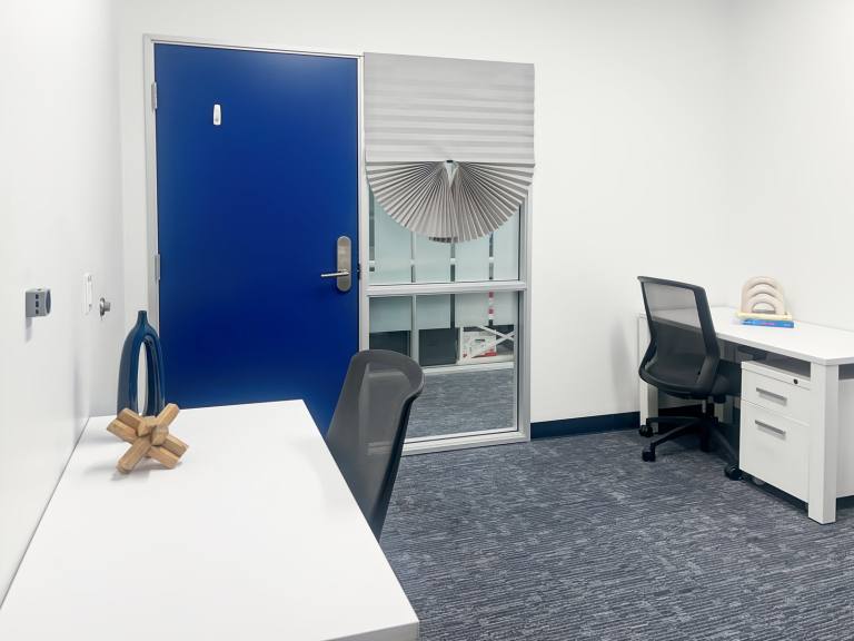 Halesowen - DY9 9JH \ Office Space Available to Rent by the Day