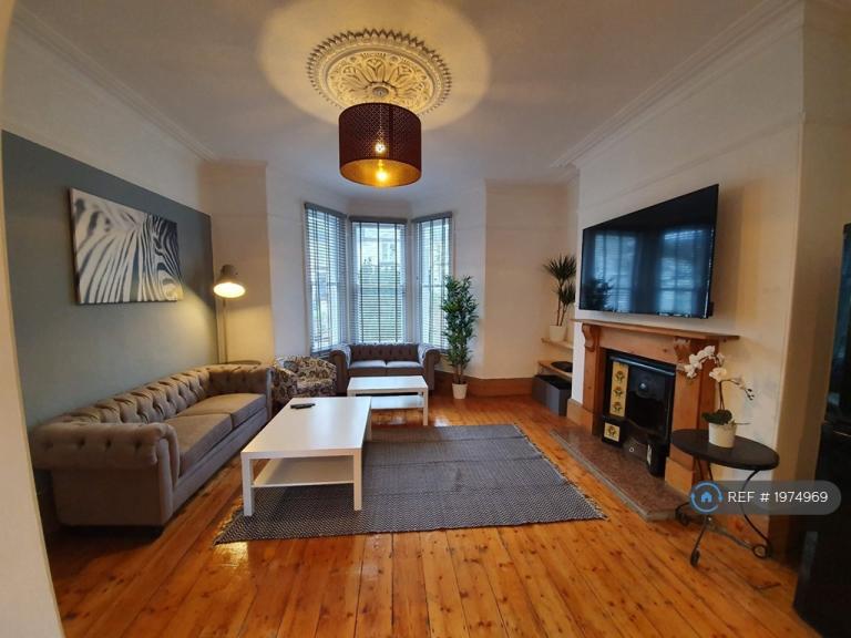 8 bedroom house in Alexandra Road, Plymouth, PL4 (8 bed) (#1974969)