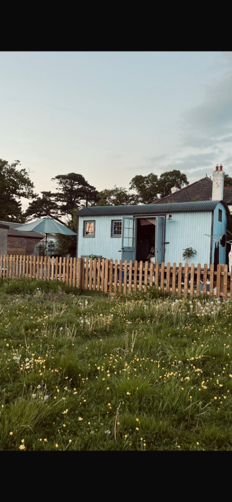Pre-loved shepherds hut