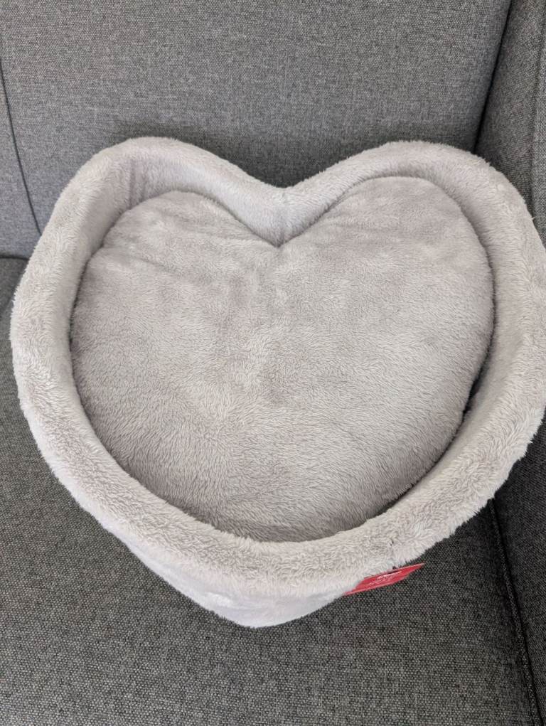 Heart shaped cat bed 