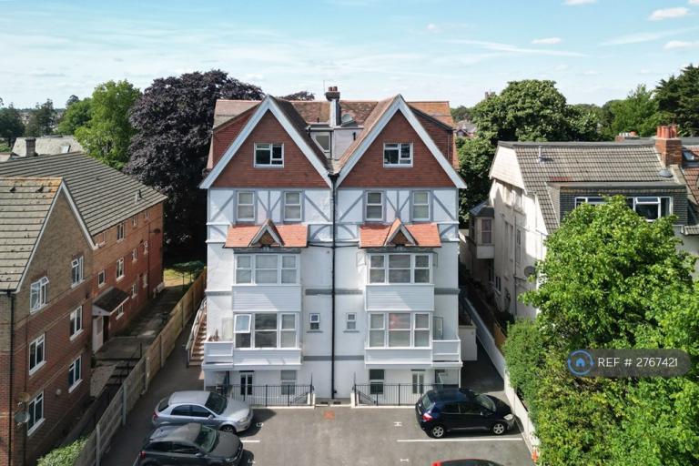 Studio flat in Fernwood Court, Bournemouth, BH1 (#2767421)
