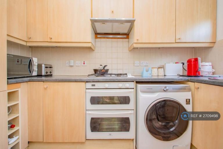 2 bedroom house in Trafford Drive, Little Hulton, Manchester, M38 (2 bed) (#2709498)