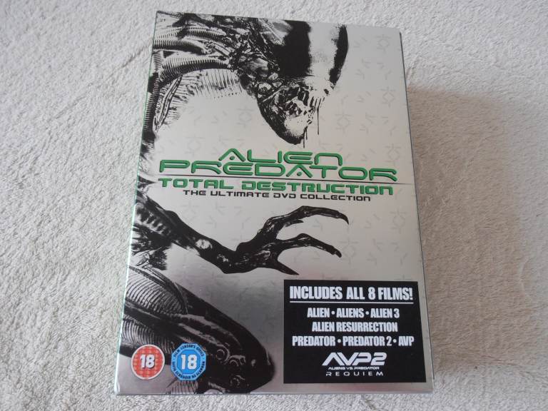  Alien / Predator Collection, Total Destruction,    DVD x8 Disc, Box Set.