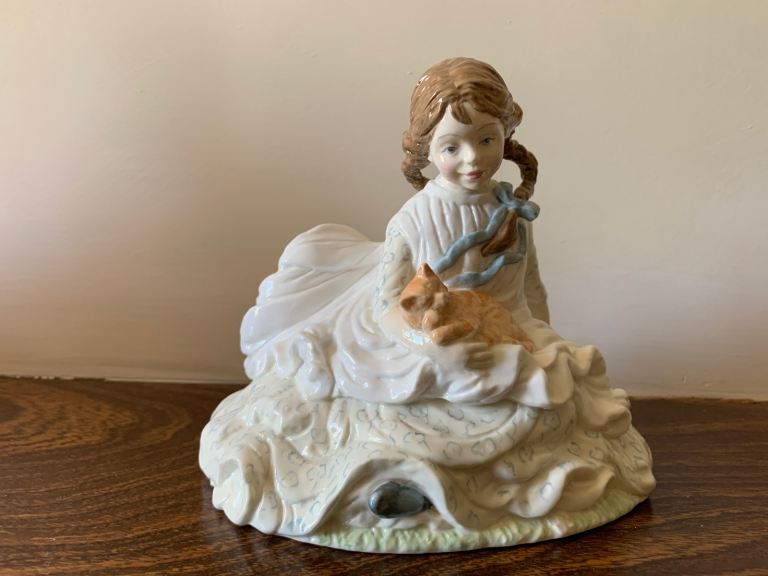 Royal Worcester ‘Safe at Last’ figurine (RSPCA)
