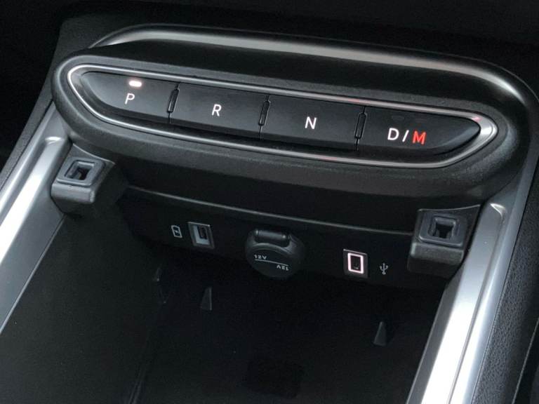 2025 Jeep Avenger 1.2 e-Hybrid Summit 5dr DCT Hatchback PETROL Automatic