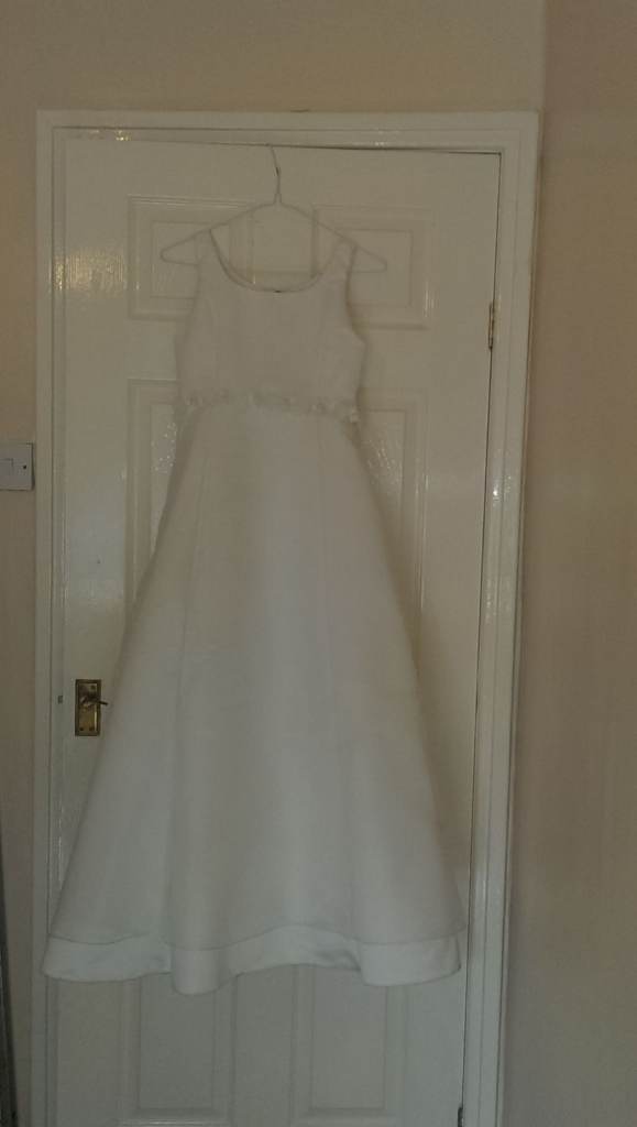 Beautiful ivory bridesmaid dress age 10 to 12yrs