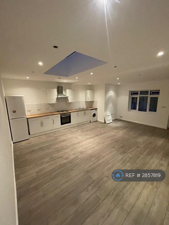 1 bedroom house in The Drive, Thornton Heath, CR7 (1 bed) (#2857819)