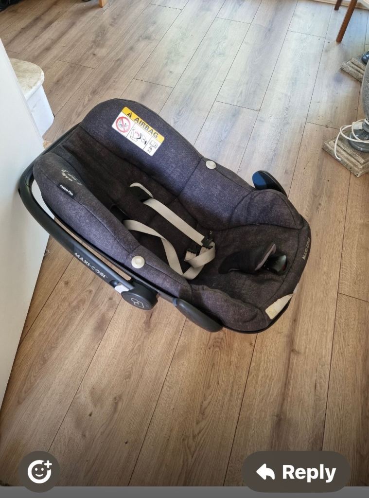 Maxi-Cosi Baby Car Seat – Good Condition