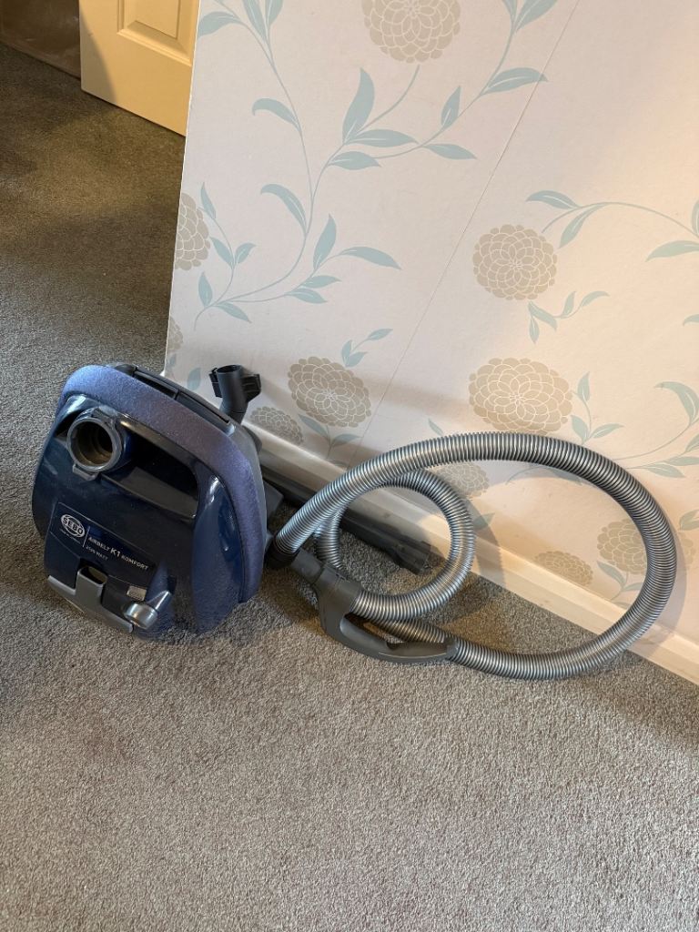 Pull along vacuum cleaner - Sebo (great condition)